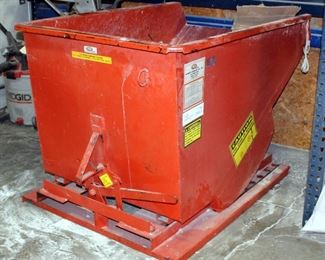 Meco Industrial Steel Self Dumping Forklift Hopper, 1 Yard, 2,000 Pound Capacity, 39" x 40" x 60"