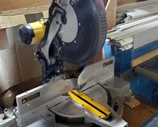 DeWalt 12" Double Bevel Compound Miter Saw, Model DW716