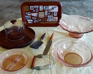 Trays, depression glass, Bakelite utensils & cheese server