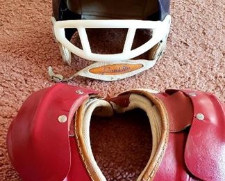 Child's shoulder pads & helmut