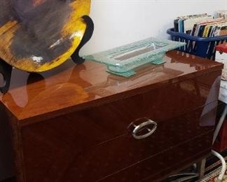 Italian lacquered dresser (or base to amiore)