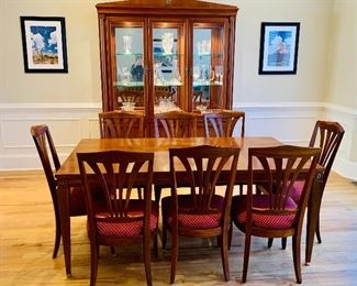 $1,800 - Ethan Allen Medallion Collection Dining Table and 8 Chairs