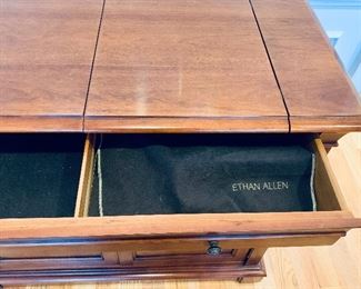 Detail; silver drawer