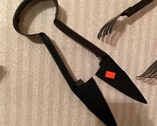 Metal scissor wall art