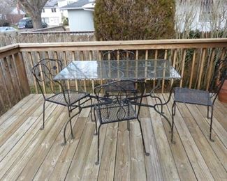 Outdoor iron table & chairs