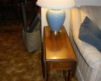 drop leaf end table
