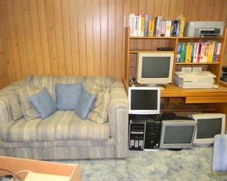 love seat / monitors / PCs ( windows 7 ) XP / Vista