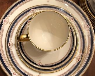 Lenox - complete service for 6, 10 dinner plates 