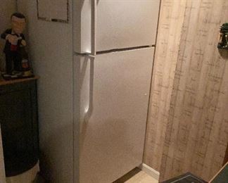 Refrigerator 125.00