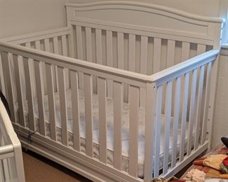 Delta Emery 4 in 1 crib, toddler bed, daybed or full size bed and crib mattress.  like new $150