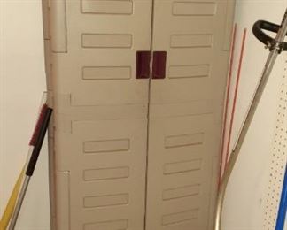 Rubbermaid Garage Cabinet