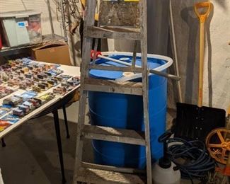 4 Ft Ladder, 55 Gallon Tank With Syphon Pump Never Been Used , Sprayer