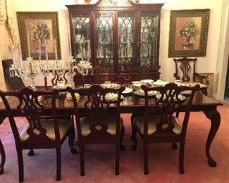 Thomasville Dining room set that literally has never been sat at!!