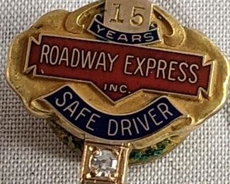 10K Roadway 15 Year Safe Driver Pin with Diamond