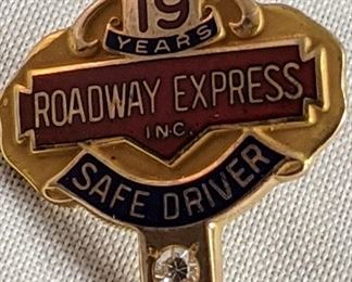 10K Roadway 19 Year Safe Driver Pin with Diamond