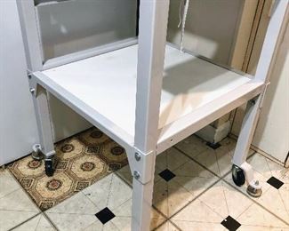 Cart/Stand for an embroidery machine
