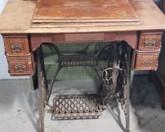 Singer Sewing Machine