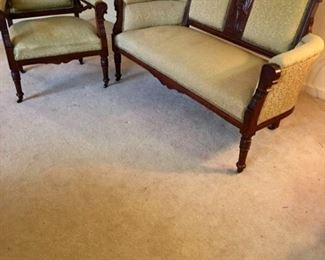 002 Victorian Style Settee and Chair