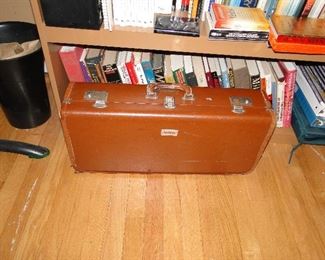 Instrument case empty