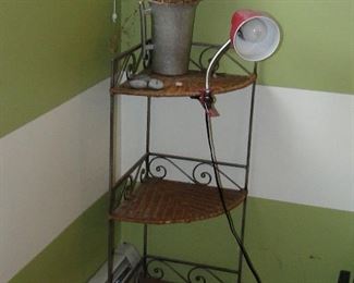 Corner wicker, iron shelf