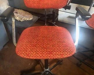 Set of 5 counter top bar stools, casters, foot rest, hospitality grade fabric, leather arms, adjustable height and back rest. 22" x 18" x 38" $100