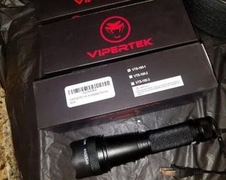 Vipertek flashlight / taser 