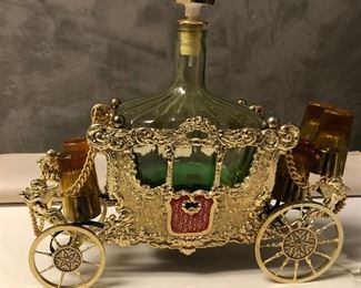 https://www.ebay.com/itm/114636142994 LAR9030 Decanter Music Box Carriage Glass and Metal Pickup Only (Does Play)