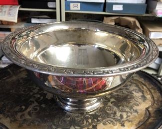 https://www.ebay.com/itm/114646818948	BA5098 Large Silver Plate Punch Bowl Local Pickup		Auction
