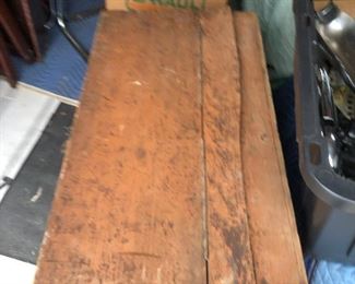https://www.ebay.com/itm/124542043321	HY7013 Antique Wooden Tool Box with Two Drawers Local Pickup		Auction
