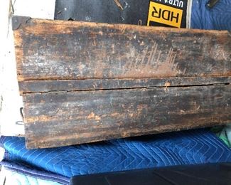 https://www.ebay.com/itm/124542041264	HY7012 Vintage Wooden Tool Box with Tools Local Pickup		Auction
