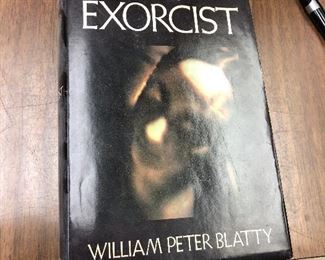 https://www.ebay.com/itm/114648708937	BM4008 The Exorcist Book By William Peter Blatty 1971		 Auction 
