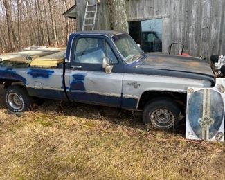 chevy silverado truck w/plow blade