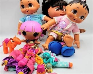 (3) Dora the Explorer Dolls + (1) Lollapalooza Doll with Accessories