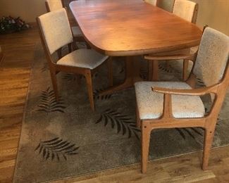 6 chairs, 2 leaves, AMAZING condition!, $1,500 OBO Presale available!