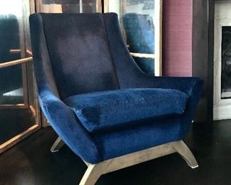 Dwell Studio
Jensen lounge chair
Pindler & Pindler upholstery 

W 38”
D 38”
H 36”

Pending 
