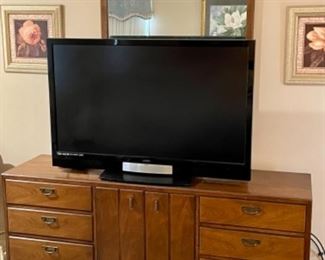 Vizio flat screen tv, Mid Century dresser and mirror