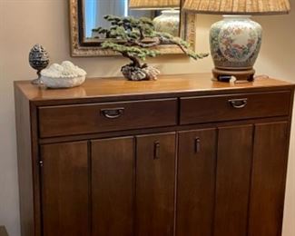 Mid Century gentleman's chest, oriental ginger jar lamp, beveled mirror