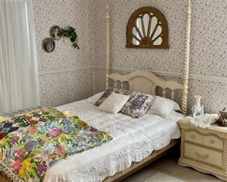 French Provincial full size poster bed, quilts