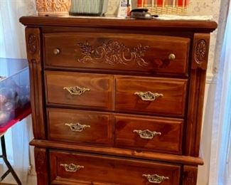 pine chest of drawers