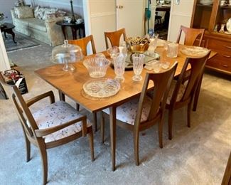 Mid Century Modern dining table with 6 chairs