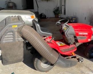 2019 Craftsman 42" T130 riding mower with bagger