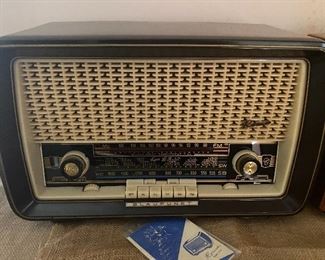 Blaupunkt Grundig Roma Model 2510 tube radio