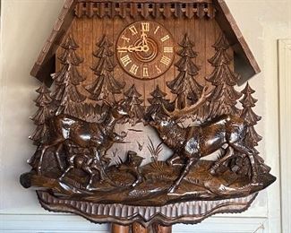 Very large Black Forest cuckoo clock with music original Schwarzwälder Kuckuckuhren