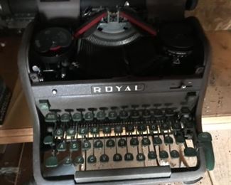 Royal typewriter - vintage