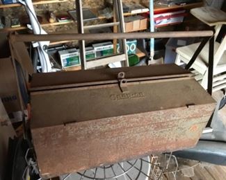 Very cool cantilever snap on tools tool box. Just the right amount of rust.