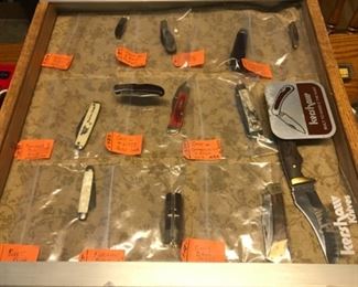 Great selection of pocket knives.