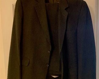 Famous Italian Designer, Anthony Caropi.
Dark gray, pinstripe
Size 36-38 Jacket
$25