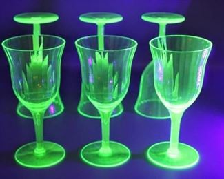 (6) Antique Vintage Green Vaseline Uranium Depression Wine Goblets Glasses