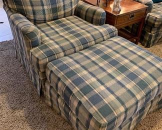 Arm Chair w Ottoman