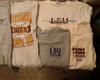 https://www.ebay.com/itm/124540511727	LY8066 BOXED LOT Vintage LSU tshirt lot Pickup Only	Fixed	20
